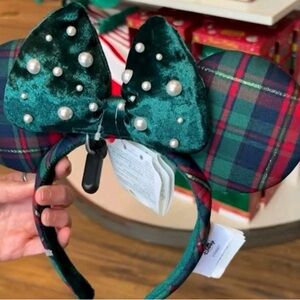 2025 Disney christmas holiday plaid Minnie ears with pearls $50